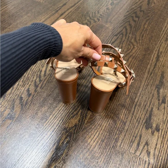 Valentino Garavani
Rockstud Caged Leather 90mm City High-Heel Sandals Size 37 - Picture 6 of 9